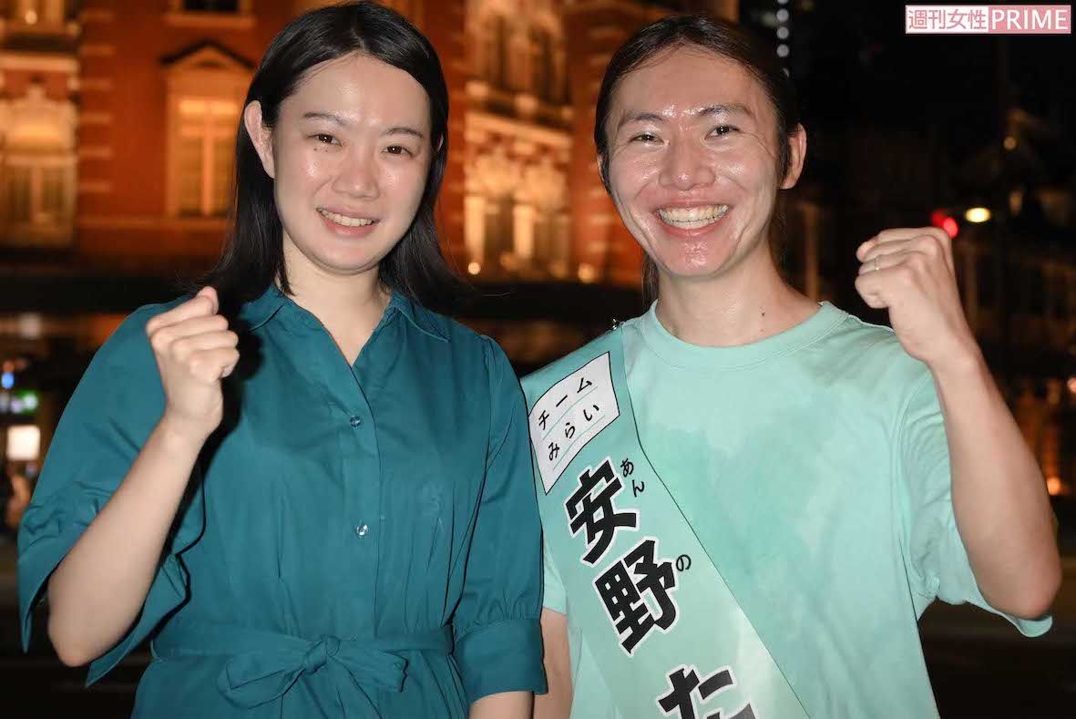 2025年7月、参院選での『チームみらい』安野貴博党首と妻・黒岩里奈氏