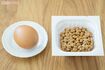 卵1個と納豆1パックでおよそ100gのタンパク質食材を摂取できる 撮影/廣瀬靖士