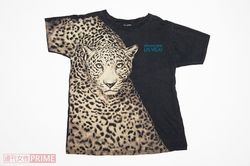 25年前に初めてアメリカをひとり旅したときに購入したヒョウ柄のTシャツ