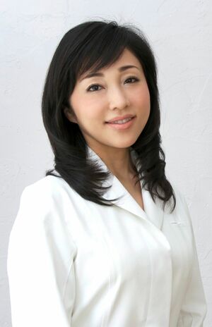 慶田朋子先生●銀座ケイスキンクリニック院長、医学博士、日本皮膚科学会認定皮膚科専門医、日本レーザー医学会認定レーザー専門医、最新の美容テクニックを駆使し肌のトラブルの改善に努める。著書多数、テレビ、マスコミでも活躍。