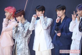 BTSのJIN（中央）