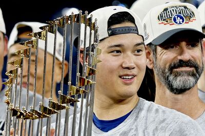 大谷翔平、4度目MVPはデコピンカラーのおそろコーデ披露も「WBCで二刀流封印」と「日本凱旋なし」の内幕