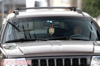 MEGUMIと別居＆離婚へ　30代キャバクラ嬢と不倫報道の降谷建志「今年の頭に決めました」投稿に疑問の声　「…