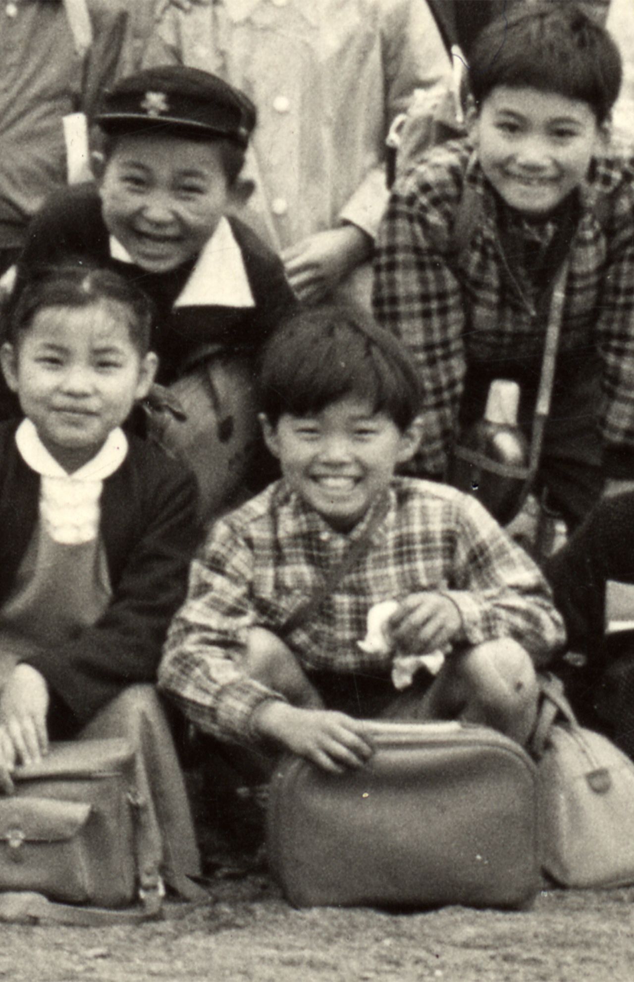 小学生のときの遠足で。“やんちゃ坊主”のころ