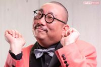 鈴木おさむ、笑福亭鶴瓶ら有名人たちが激推しする“ウソ漫談師”の街裏ぴんくが語る「人生に光が射した瞬間…