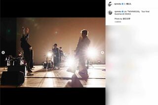 母でミュージシャンのUAとステージで共演した村上虹郎（村上のインスタグラムより）