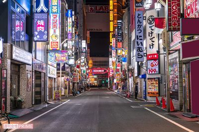 最初の休業要請が出た直後の歌舞伎町。客足が減り、性産業で働く女性たちにも打撃が