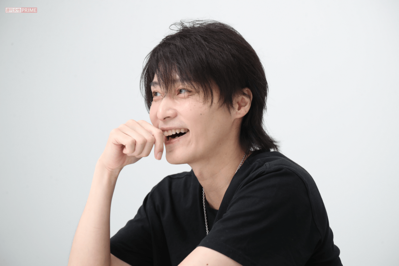 笑顔はまるで少年のよう。キラキラしたまなざしで今後のことを語る