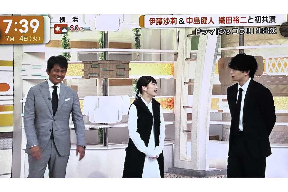 7月4日、テレビ朝日系『羽鳥慎一モーニングショー』に出演した、左から織田裕二、伊藤沙莉、中島健人。織田の焼けた肌に注目が集まった（放送回より）