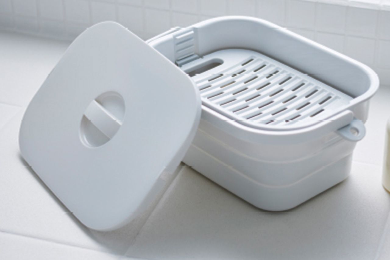 折りたためるつけ置き洗いバケツ/ISETO2350円　※画像をクリックするとAmazonの商品ページにジャンプします。