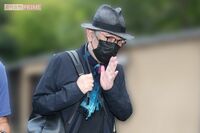 《KinKi Kidsが紅白出場》『硝子の少年』の作詞家・松本隆がひた隠す28歳年下「超絶美人」書道家との3度目…