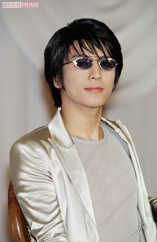 1998年フジテレビ系ドラマ『WITH LOVE』制作発表会での及川光博（1/3）