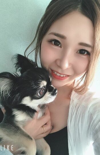 megulifeさん●3児のシンママ。100均やスリコなどのコスパアイテムを活用した収納やお掃除方法などを、インスタやYouTubeの「megulife暮らし/収納」で配信中。テレビや雑誌への出演も。