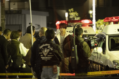 '22年11月、ドラマ『大病院占拠』のロケをしていた櫻井。“占拠シリーズ”は、この夏にも放送される人気作に