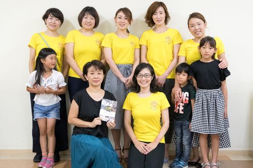 「備災ママスターズ福岡」のみなさん（後列右端が山口さん）。9月1日に福岡市舞鶴公園西広場で行われる「防災キャンプ2018」にかもんさんとともに出演　