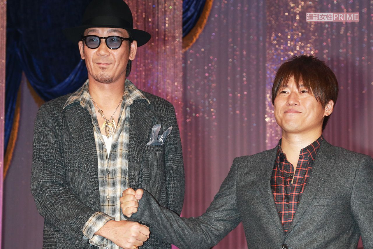 コブクロ、黒田俊介（左）と小渕健太郎