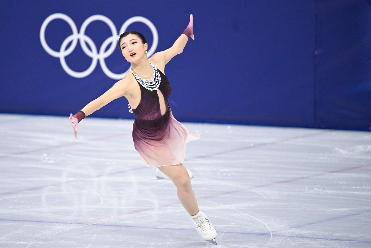 団体はアメリカに次ぐ2位で最終日を迎え、ペア・三浦＆木原の“りくりゅう”組と、男子フリー佐藤が自己ベストをマークする堂々の演技。女子フリーの坂本も会場を魅了し1位となるも、合計点でアメリカに1点差で敗れ、2大会連続の銀を獲得した　撮影／JMPA