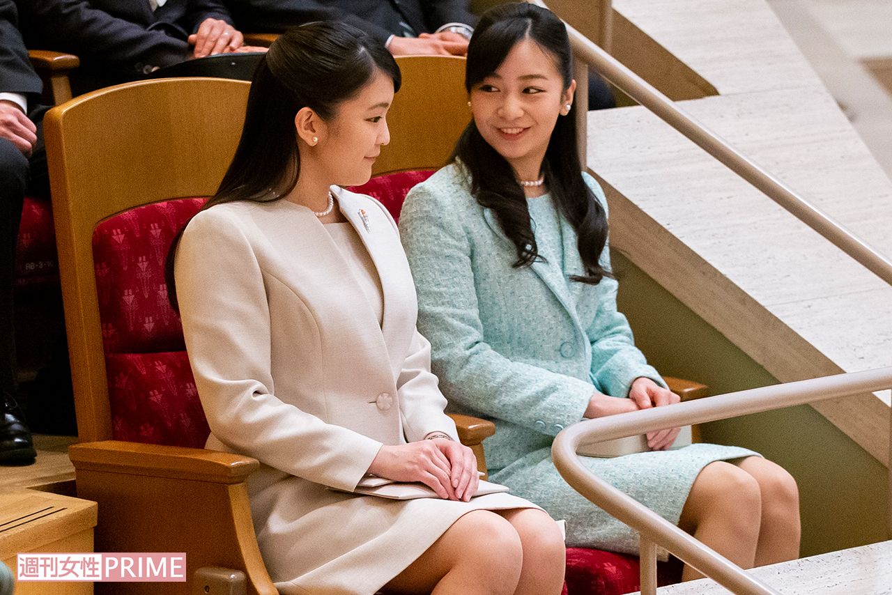 '19年3月24日、姉妹でオーケストラを鑑賞された眞子さま（左）と佳子さま