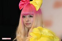 きゃりーぱみゅぱみゅ、益若つばさとのツーショット披露にネット騒然　共通点は“元カレ” SEKAI NO OWARI…