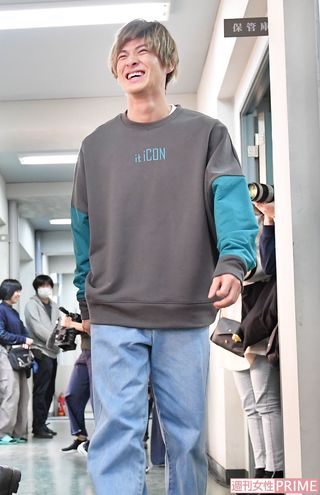 笑顔も多く見られた平野は終始、リラックスムード。『未満警察』撮影より　撮影／渡邉智裕