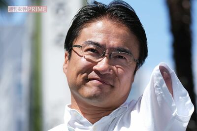 【目撃撮】乙武洋匡が新宿二丁目の夏祭り後に夜のゴミ拾い、2連続落選の『都民ファーストの会』代表補佐に…