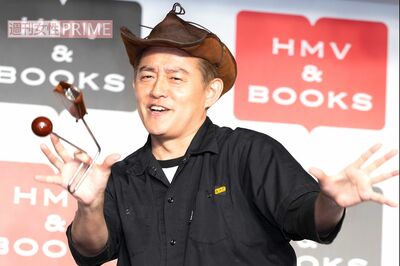 スピードワゴン・井戸田潤のモデル妻・蜂谷晏海が妊娠報告も「ライン出し過ぎ」「体冷えないかな」“薄着ツ…