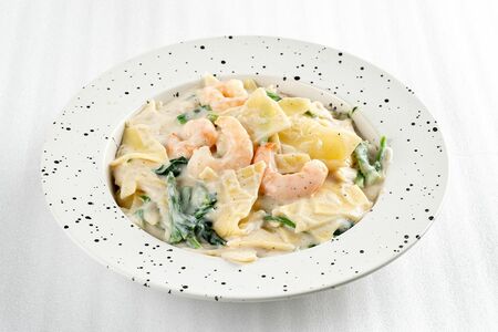 濃厚な『クリームパスタ』がおすすめ。