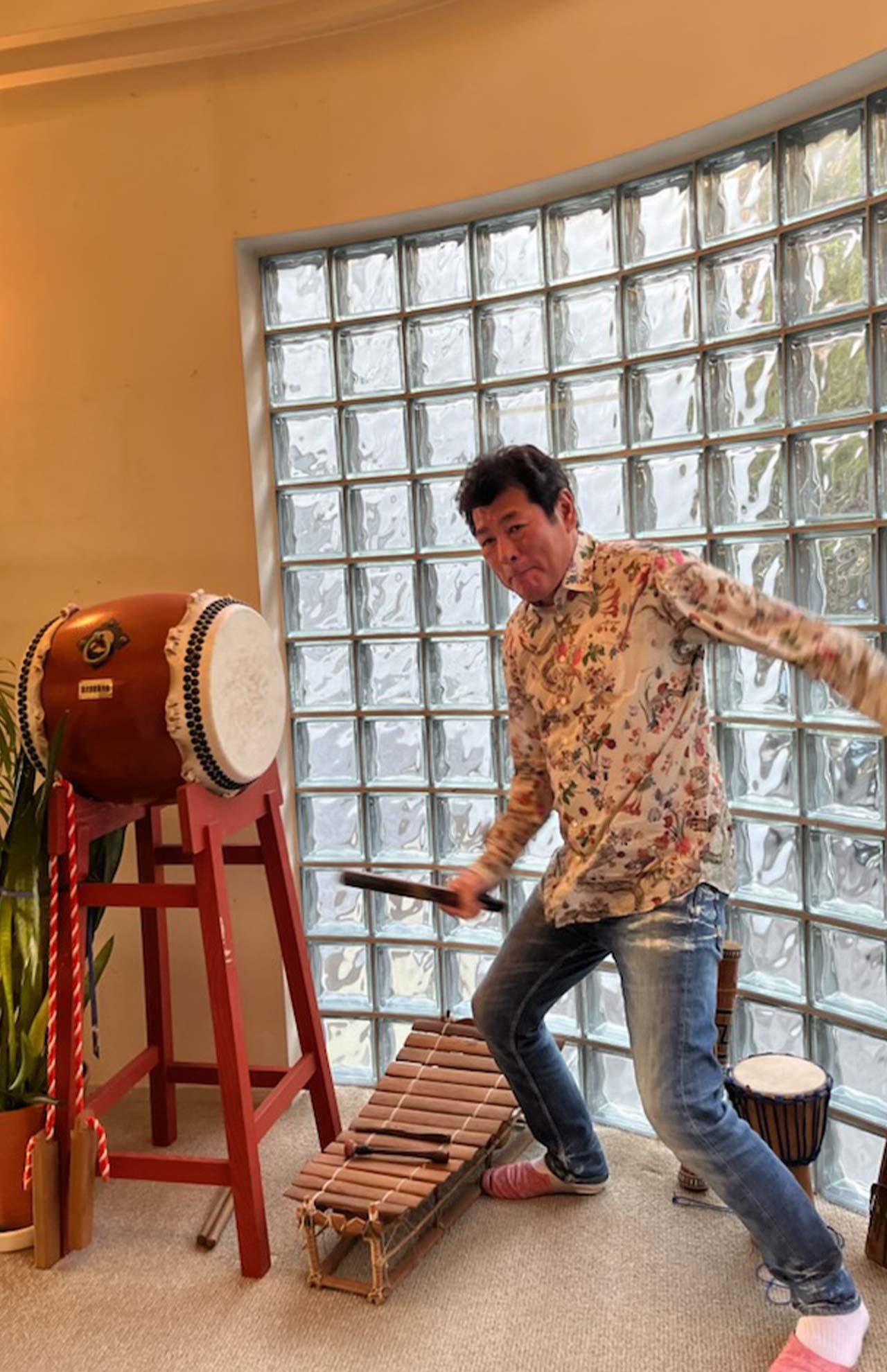 玄関には和太鼓！？（撮影／吉岡竜紀）