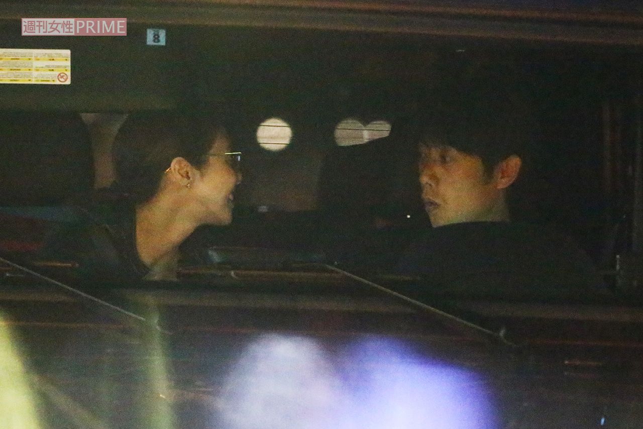 2014年9月、娘の学習塾送迎にきた松嶋菜々子と反町隆史