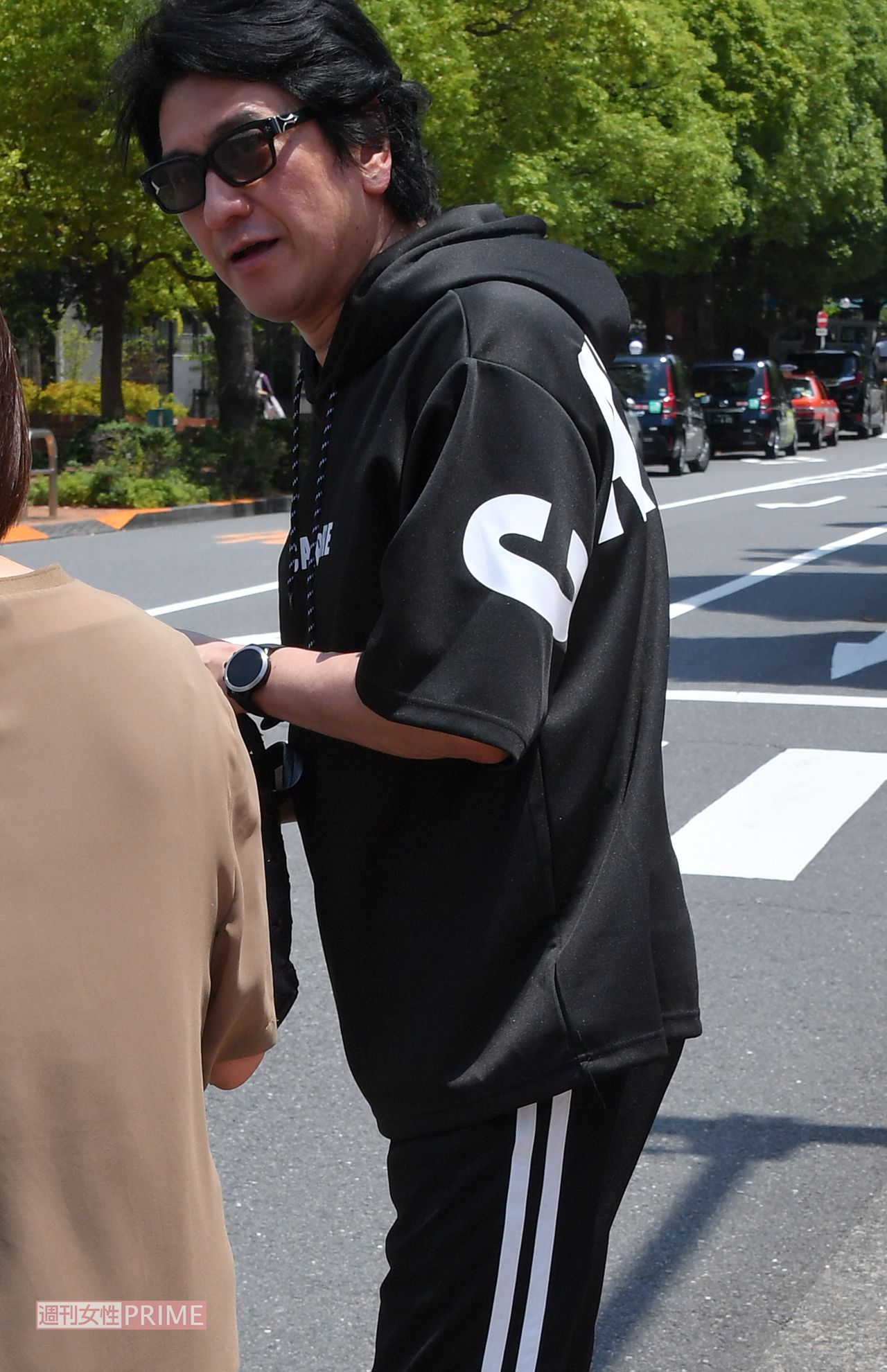 '19年「新恋人と同居疑惑」について直撃を受ける川崎麻世