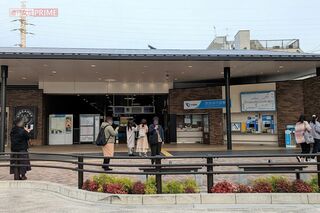 世田谷代田駅には聖地巡礼を楽しむ多くのファンが（ドラマ『silent』ロケ地）