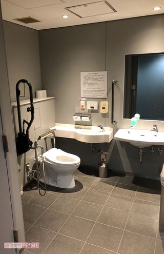 渡部健が不貞行為に及んだ「六本木ヒルズの多目的トイレ」