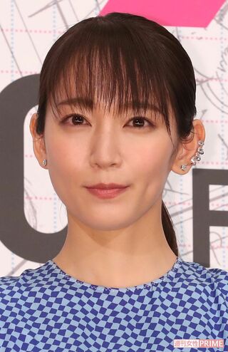 主演映画『ハケンアニメ！』完成披露試写会でグミ愛を熱く語った吉岡里帆