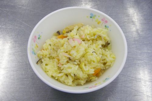 西予市のみかんごはんは、みかん寿司へ進化