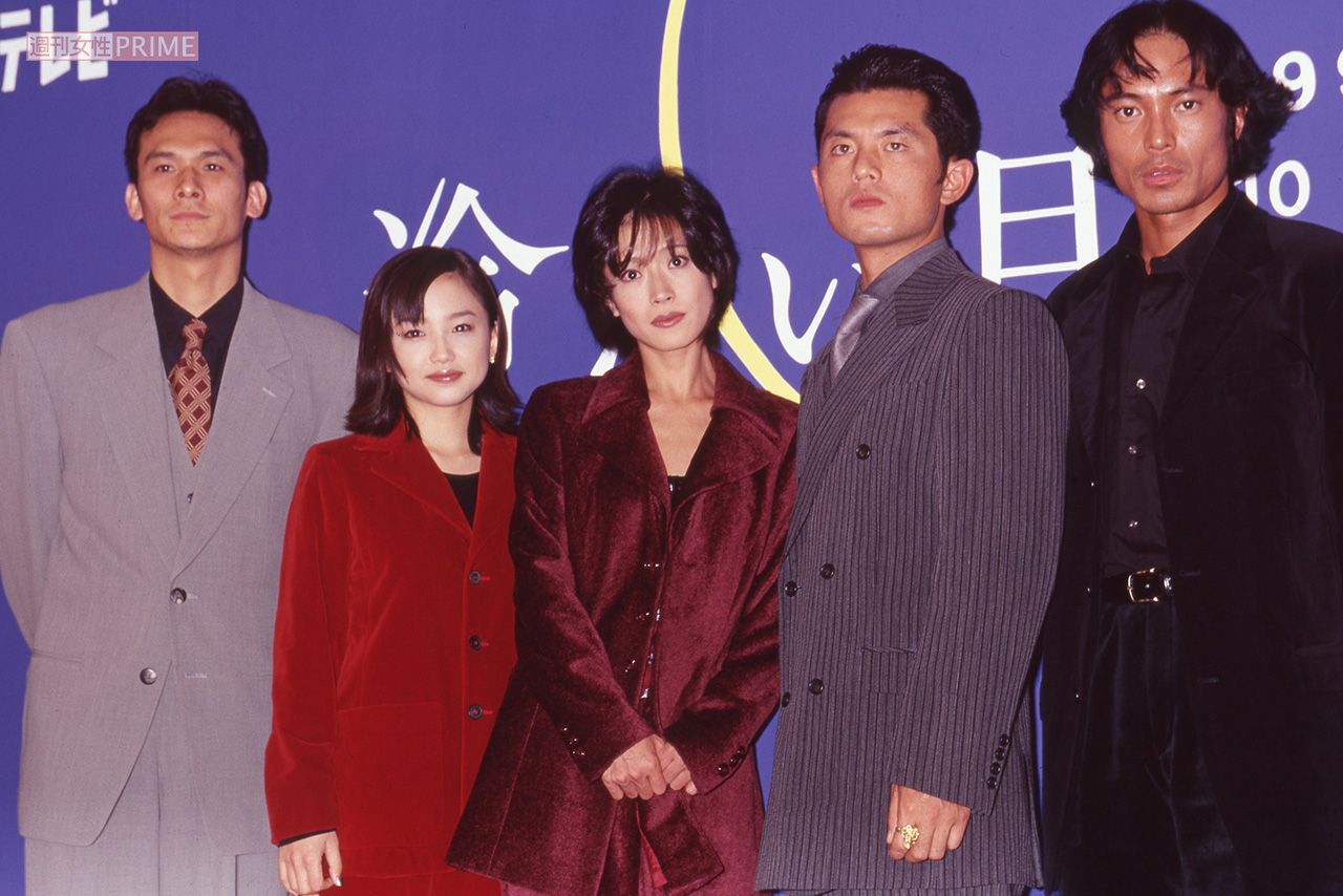 '98年のドラマ『冷たい月』の制作発表。左から伊原剛志、永作博美、中森明菜、的場浩司、唐渡亮