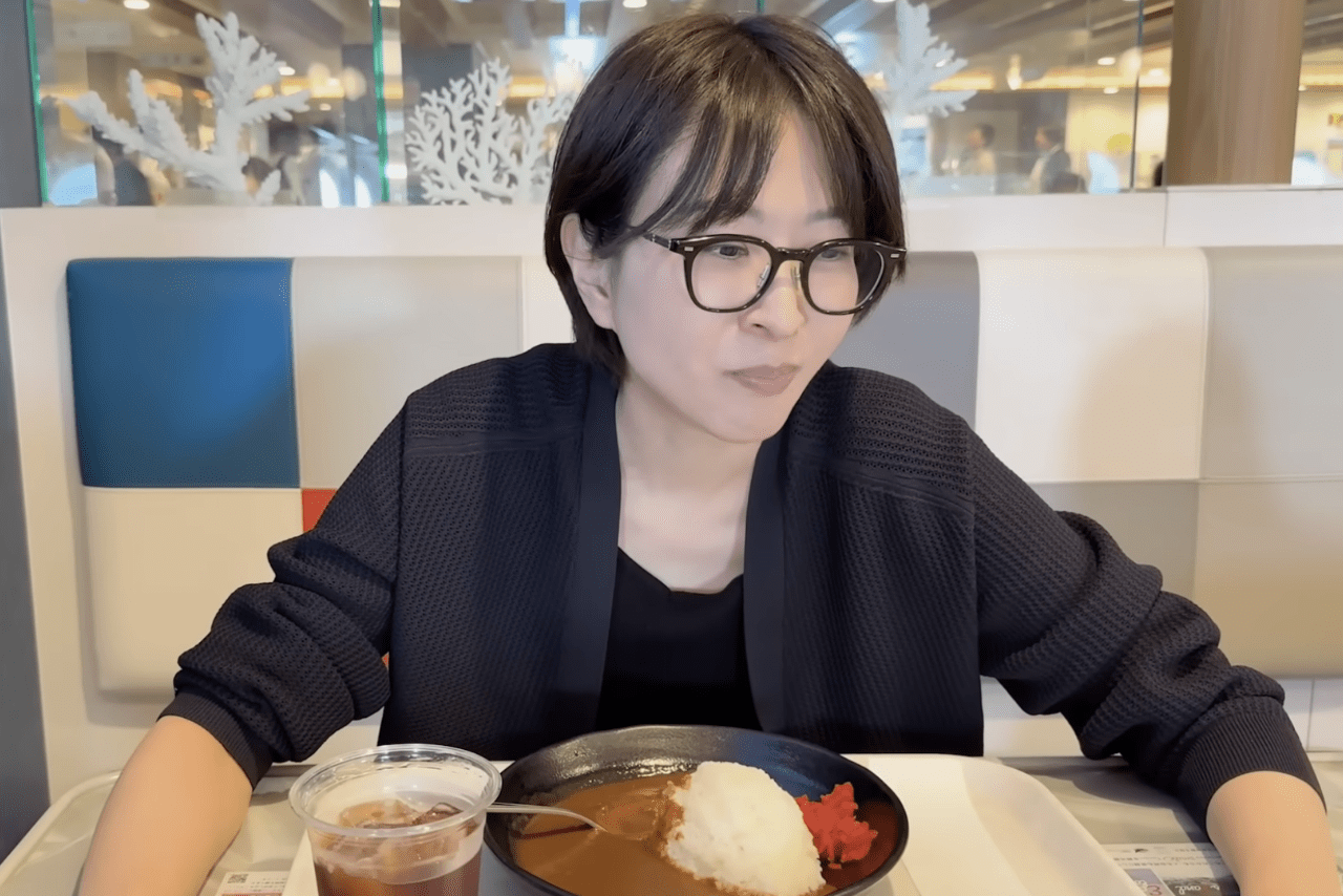 小笠原諸島へ視察へ向かったことを報告したさとうさおり（さとうさおり公式YouTubeより）