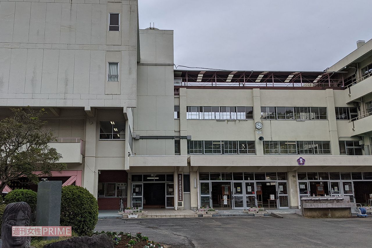 越生中学校の校舎