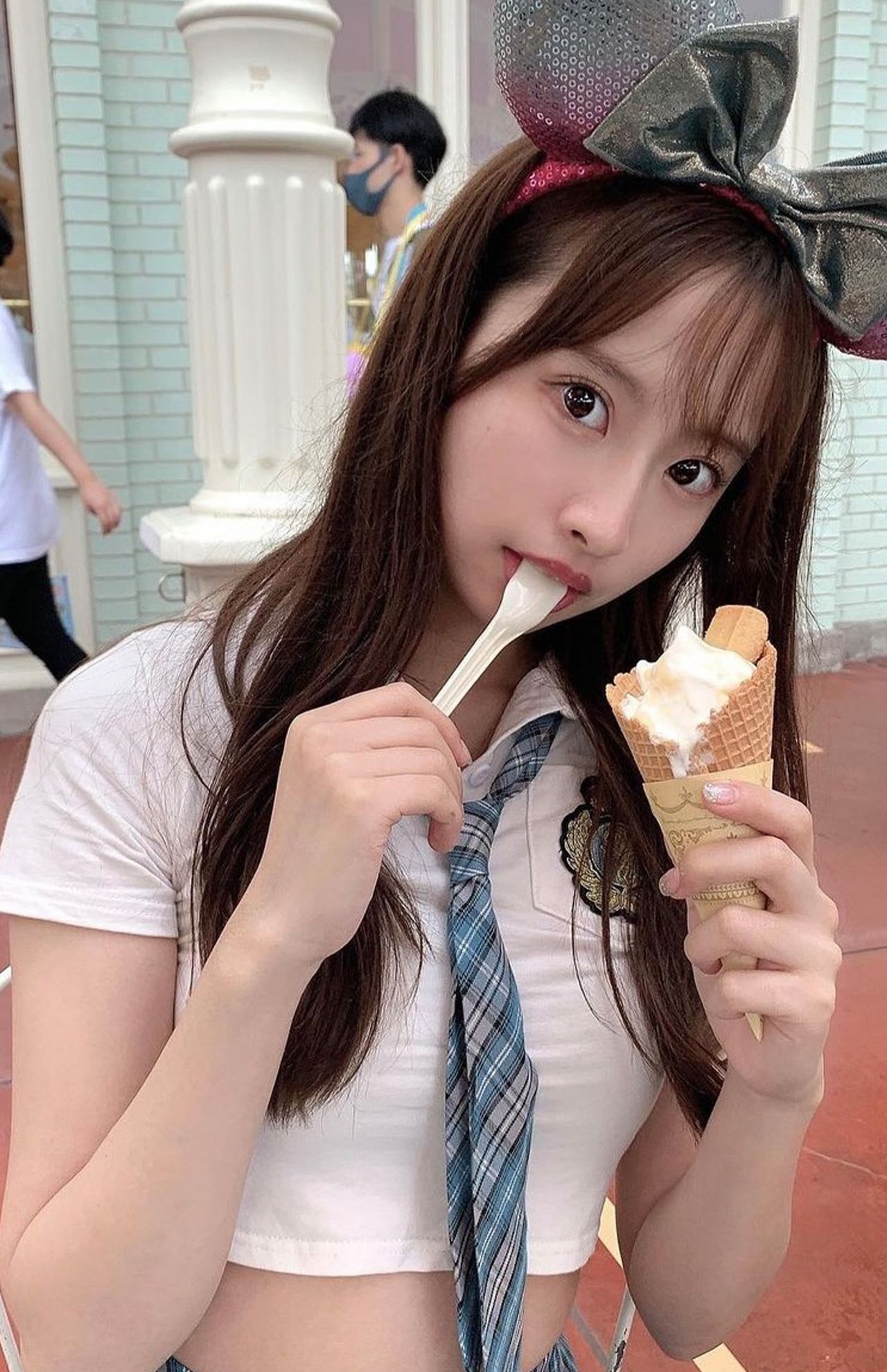 東京ディズニーランドを訪れた際のコーディネート（本人公式インスタグラムより）