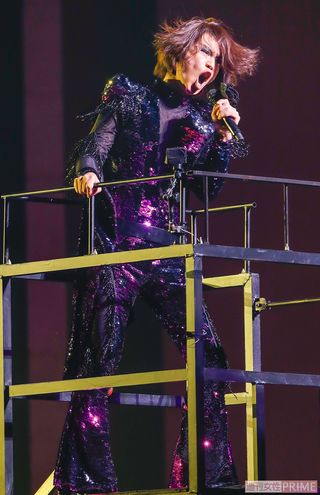 ツイッターに出回ったのは、昨年12月『きよしこの夜』（東京国際フォーラム）での、この姿　