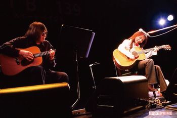 故・安田さん（左）と山崎ハコ（右）