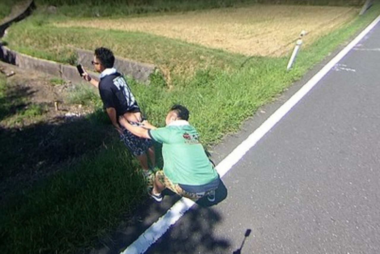 番組の企画で京都・舞鶴のストリートビューに映り込んだ宮川大輔とザキヤマ