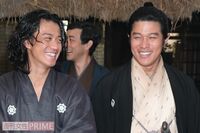 『西郷どん』に小栗旬ら新キャスト　鈴木亮平も「すごく色気がムンムン」と興奮