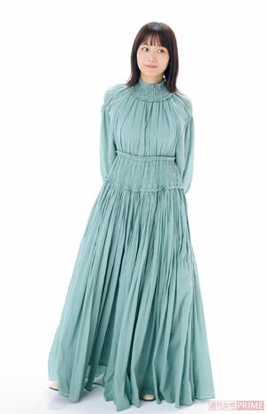 深川麻衣　撮影／渡邉智裕　【深川】ヘアメイク／花村枝美（MARVEE）　スタイリスト／原未來　ワンピース／crinklecrinklecrinkle（レザボア）　リング、イヤカフ／Jouete（ジュエッテ）