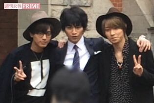 キンプリ永瀬廉、セクゾ中島健人、7ORDER阿部顕嵐が『明治学院卒業式』でノリノリ 在校生・ファン100人が大混乱