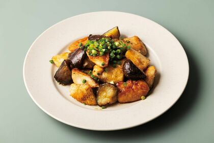 鶏ナスのポン酢がけ（撮影／よねくらりょう）