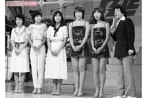 『スター誕生！』（左から）森昌子、桜田淳子、岩崎宏美、ピンク・レディー、司会の萩本欽一