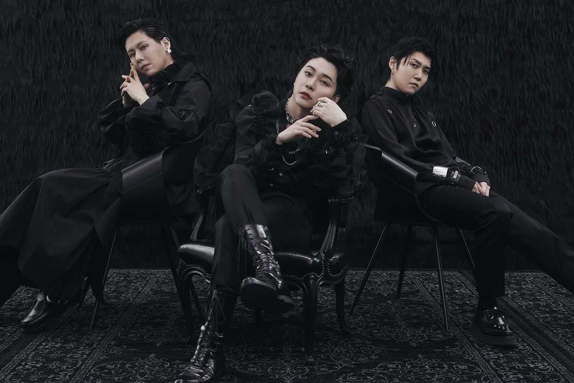 韓国風なシックな衣装も着こなす2018年のMrs. GREEN APPLE（公式ホームページより）