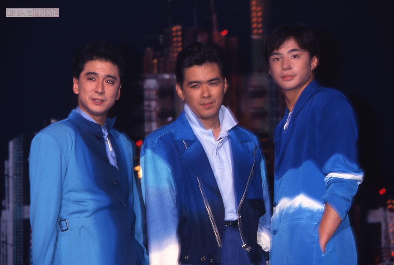 写真左から錦織一清、植草克秀、、東山紀之