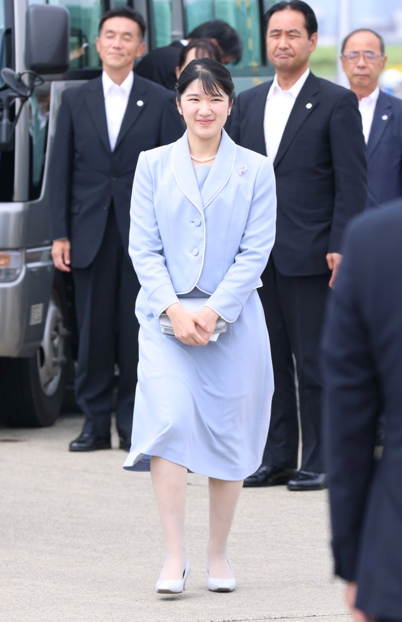 9月12日、愛子さまはスカイブルーのセットアップをお召しに