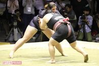 女子相撲の見えない壁を打ち砕く！ 世界に影響を与えた「女性力士」の挑戦